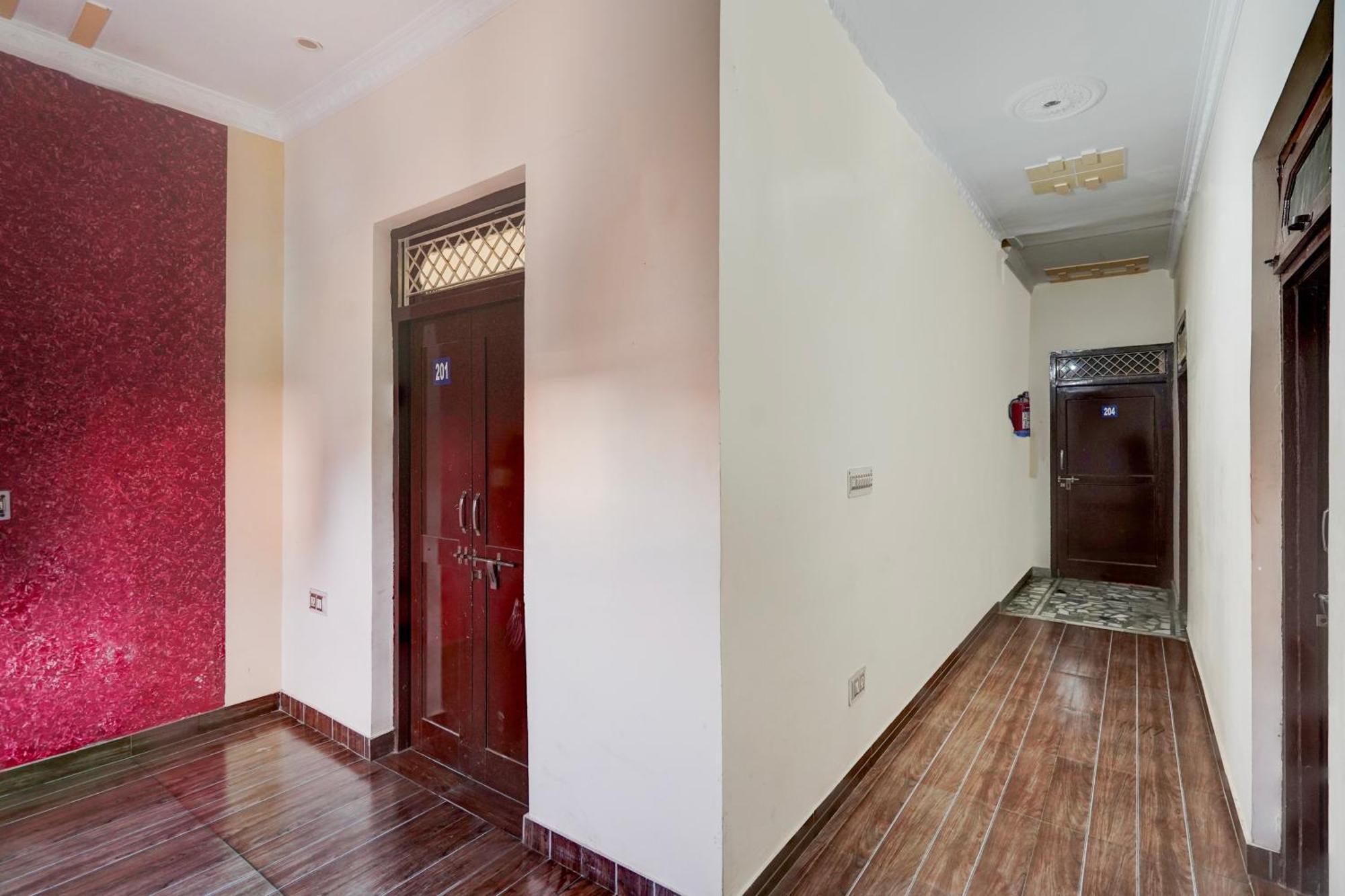 Oyo Hotel Maharaja Palace Meerut Ngoại thất bức ảnh